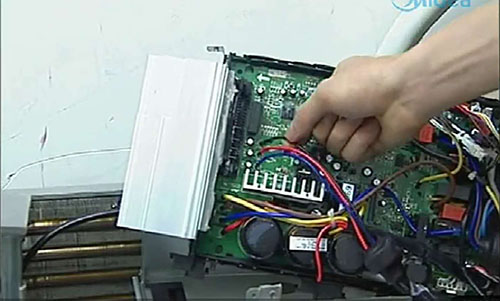 迎江美的空调电话是多少